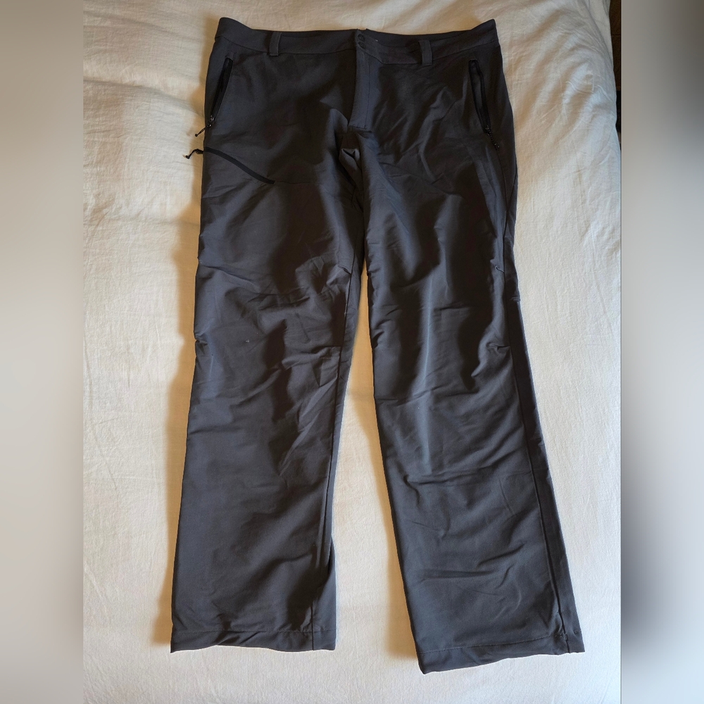 REI Men's Charcoal Cargo Pants - Picture 4 of 7